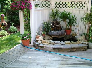 403 Raymond Hill Rd, Uncasville, CT 06382