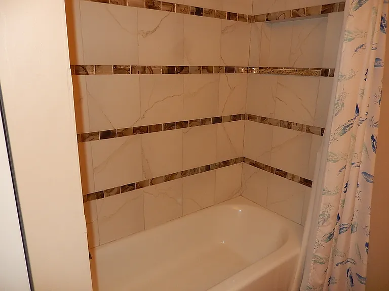 375 Woodridge Cir #F — Photo 11