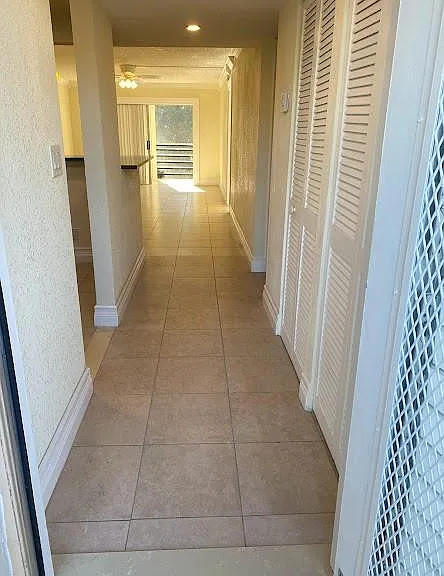 615 S State Road 7 #2B — Photo 2