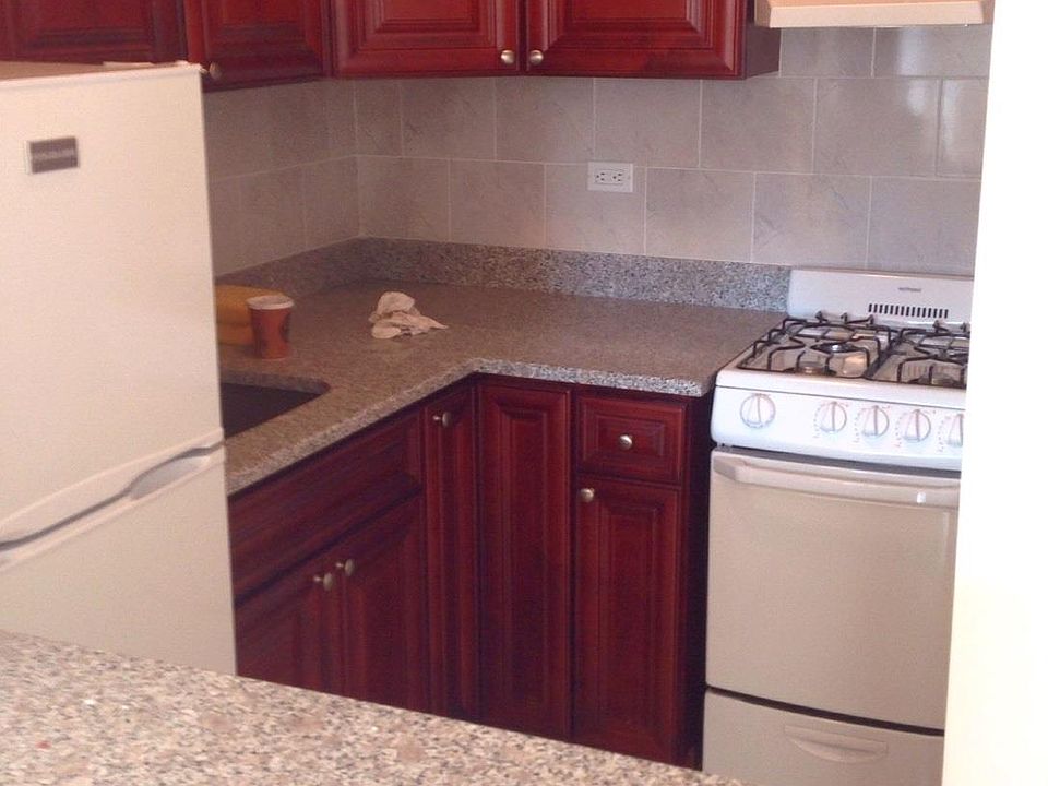 2nd image of 225 E 26th St APT 6G