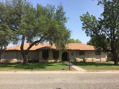 745 N Skylane Dr, Uvalde, TX, 78801