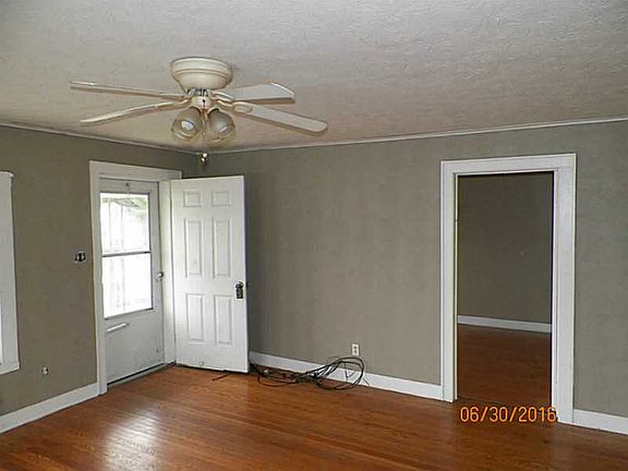 4th image of 224 S Edgewood Ave