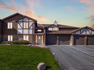 12908 Mill Dr E #1B, Palos Park, IL 60464