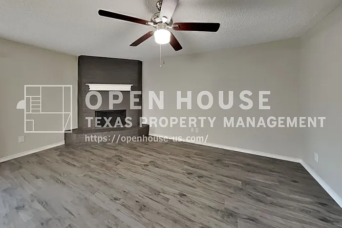 3 bed, 2.0 bath, 1335 sqft, $2,025 — Photo 4