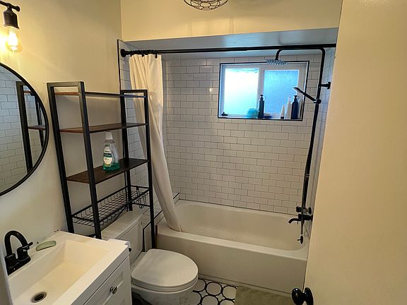 5th image of 2060 E Delmont Dr