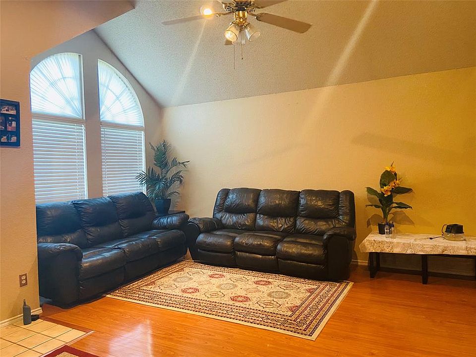 1st image of 728 Willow Oak Dr