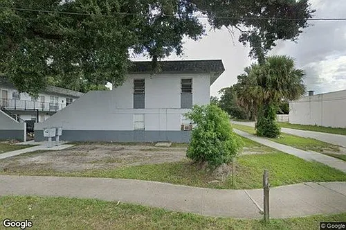 2040 W Church Photo 1
