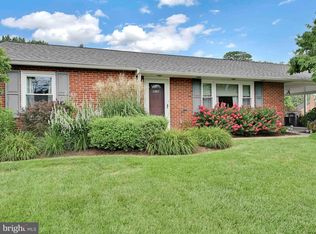 415 Redwood Dr, Lancaster, PA 17603