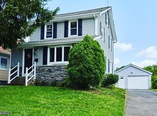 70 Pine St, Verona, NJ 07044