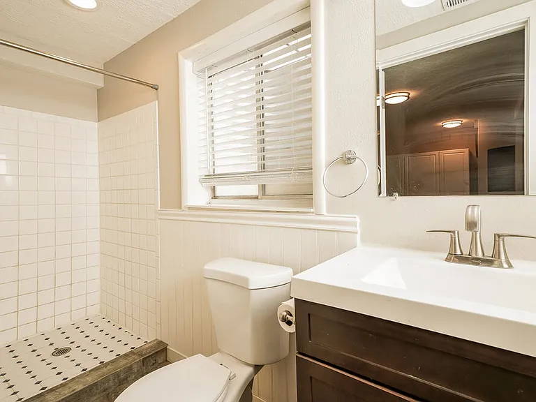 149 N 400 W — Photo 17