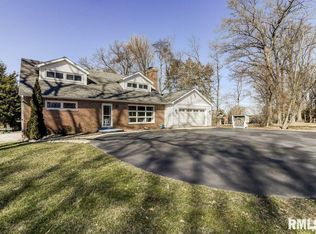 5 Pickering Ln, Springfield, IL 62712