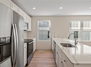 27 Hawkins St #2, Providence, RI 02908