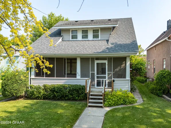 610 Stuart Ave, Crookston, MN 56716