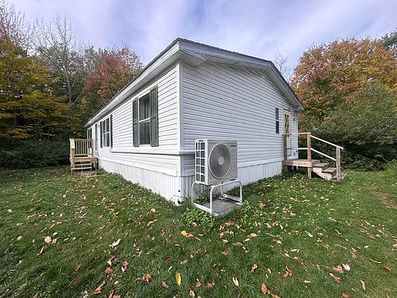 3rd image of 7 Back Searsport Road