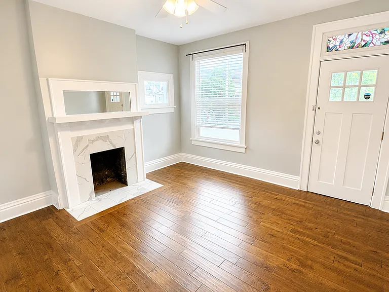 390 E Whittier St — Photo 3