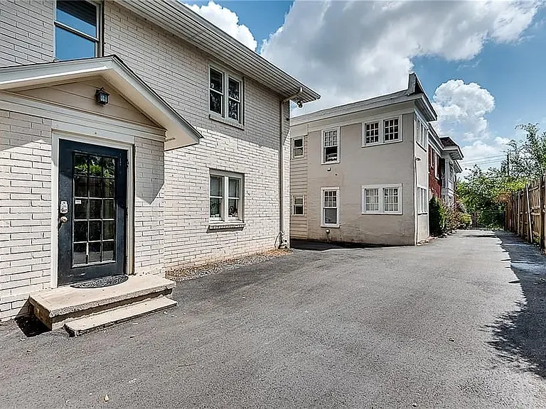 706 Charles Allen Dr NE #B — Photo 10