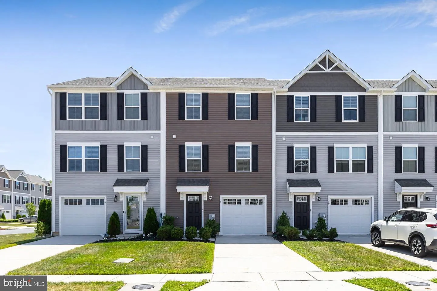 3 bed, 2.5 bath, 1310 sqft, $3,300 — Photo 1