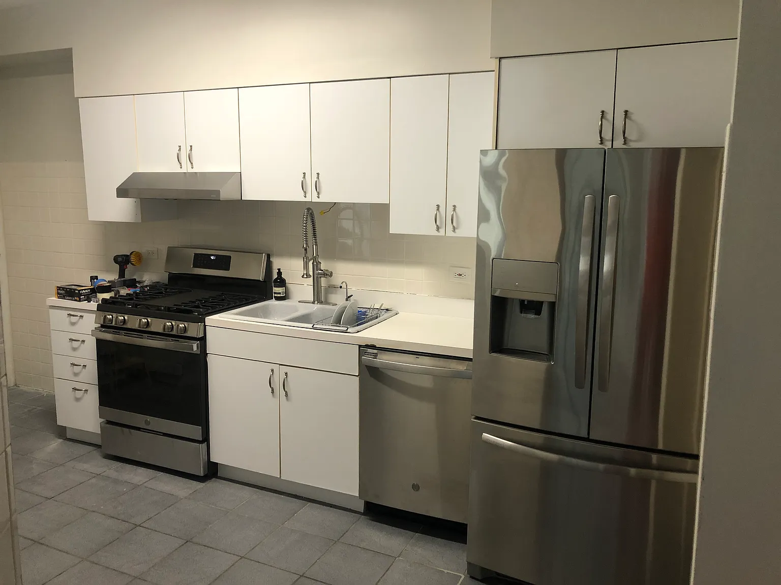 3 bed, 1.5 bath, 1700 sqft, $2,800 — Photo 3