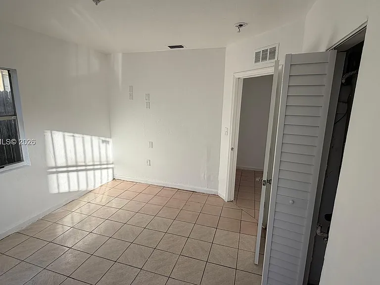 6345 N Miami Ave #FRONT — Photo 14