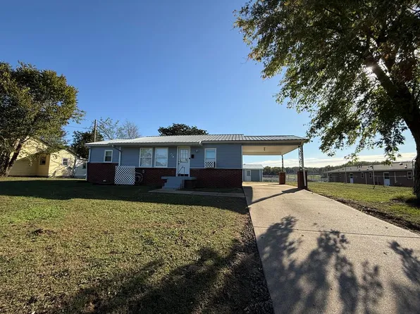 907 Caledonia St, Paris, TN 38242