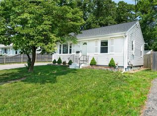 16 Windwood Rd, Cranston, RI 02920