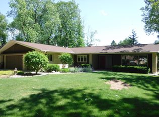 3321 Chasm Ln, Manitowoc, WI 54220