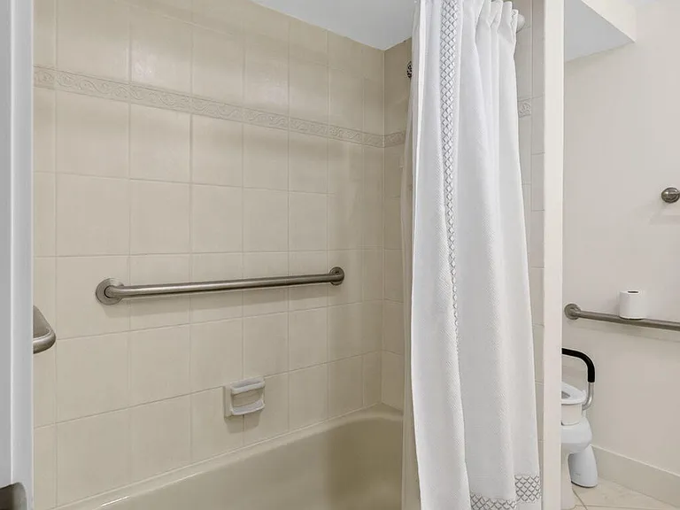 611 Brackenwood Cv — Photo 32