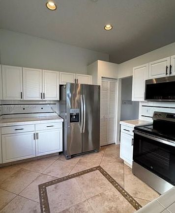 3rd image of 815 Vista Meadows Dr