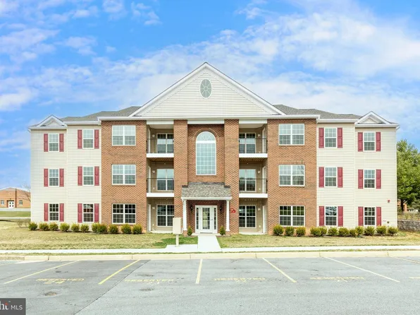 820 Wembley Dr #2D, Hampstead, MD 21074