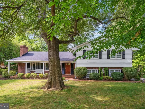 1730 Greenway Dr, Fredericksburg, VA 22401