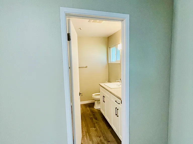 1x1 - 560 SqFt