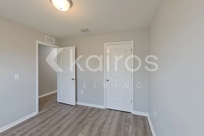 305 NE 23rd Terrace Cpe — Photo 8