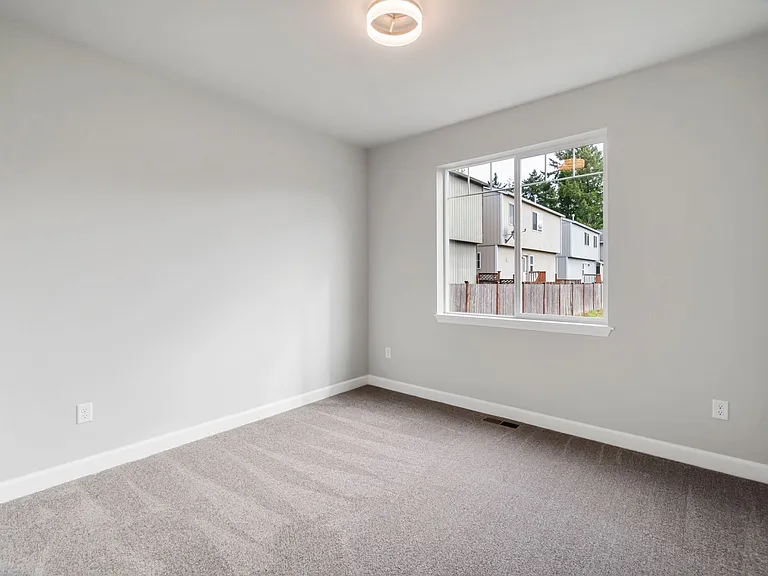 11725-11727 4th Ave E — Photo 13