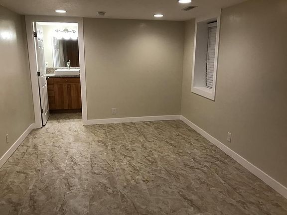 4th image of 920 E Millcreek Way #B