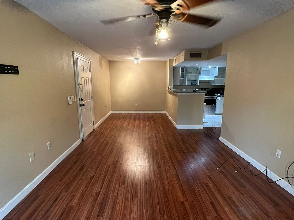 5035 Wiles Rd #8-203