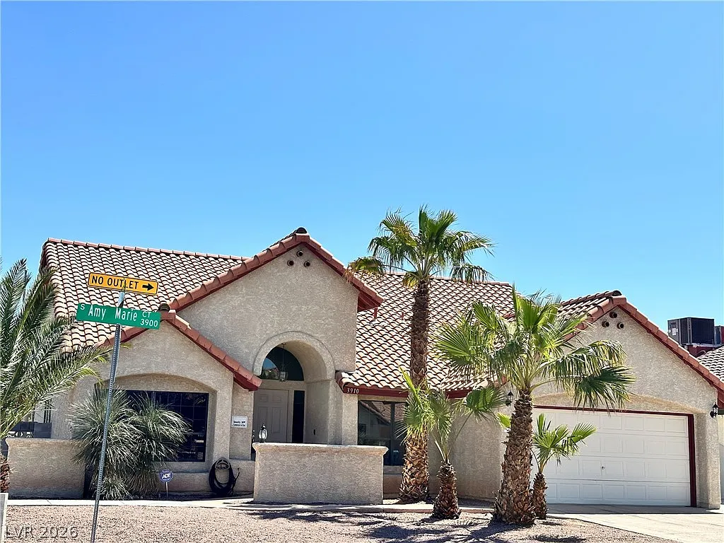 3 bed, 2.0 bath, 1853 sqft, $2,200 — Photo 1