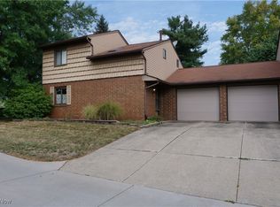 301 Guys Run Rd, Akron, OH 44319