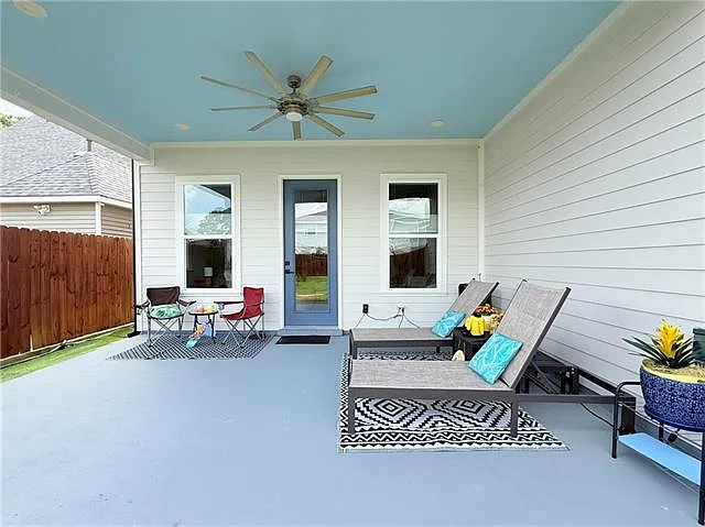 819 N Woodlawn Ave — Photo 22