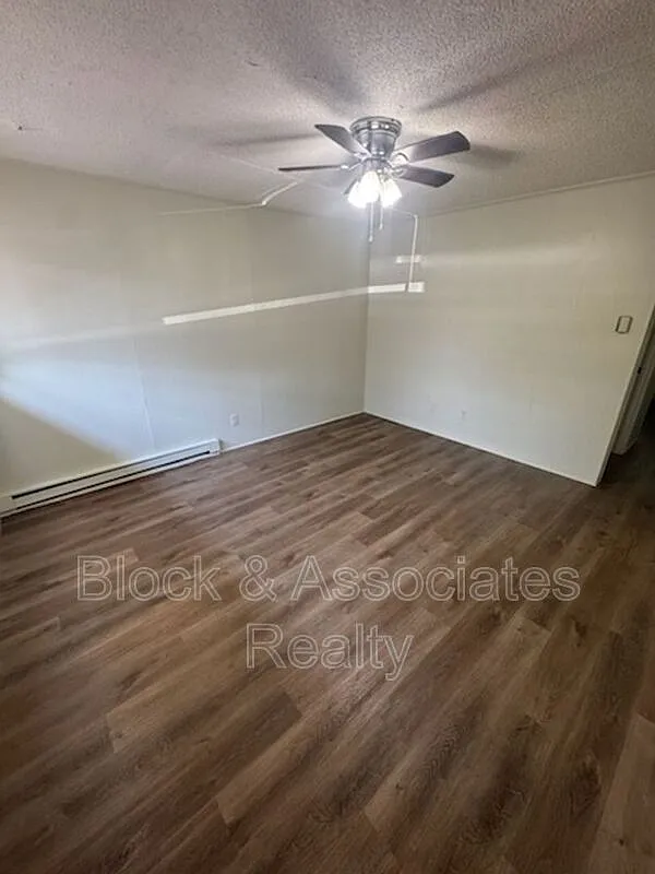 2 bed, 1.0 bath, $825 — Photo 4