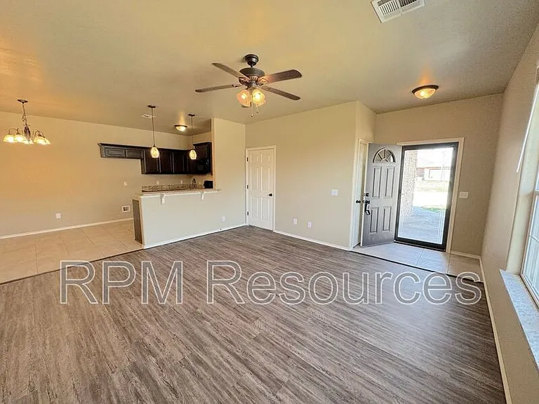 167 Bison Court Way — Photo 4