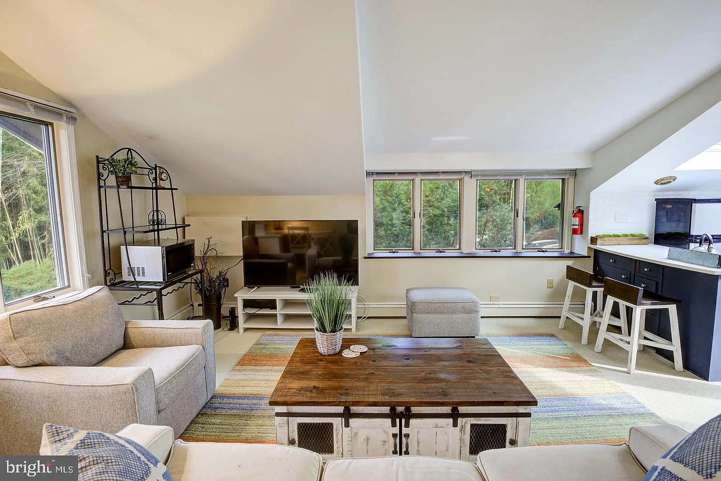 1 bed, 1.0 bath, 700 sqft, $3,250 — Photo 3