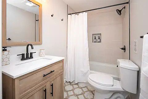 2nd image of 21 Cherry St APT 8