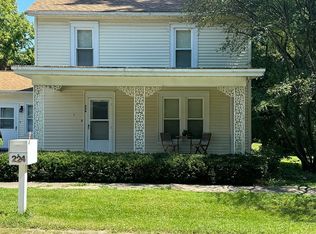 224 S Henderson St, Toulon, IL 61483