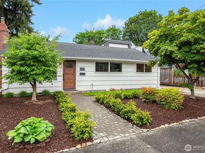 6439 Marshall Avenue SW, Seattle, WA, 98136