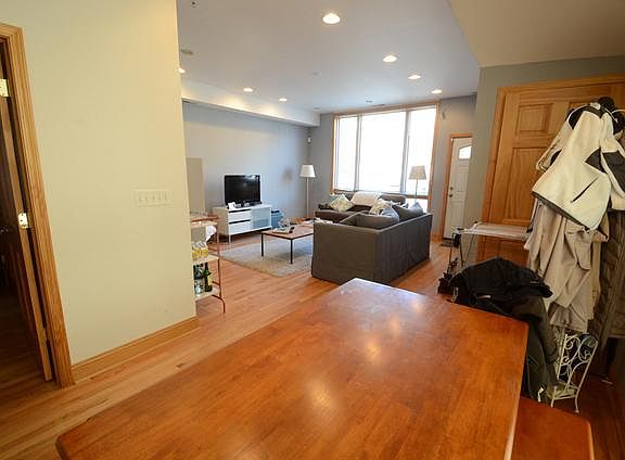 2nd image of 1455 W Cortez St #1