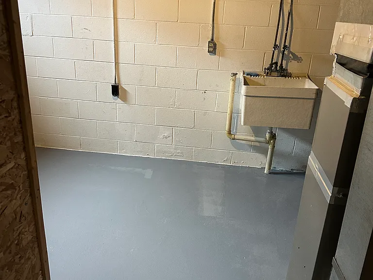 Washer Dryer Hookup and Utility Room