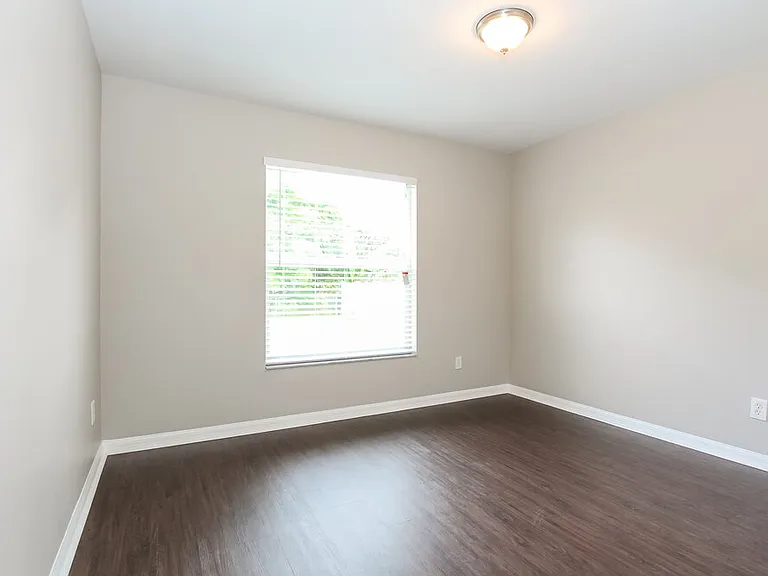 3031 SW 15th Ave — Photo 12