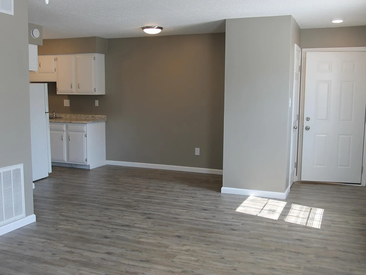 418 Maryville Hwy — Photo 1