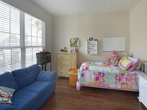 Main floor office (or 3rd bedroom)