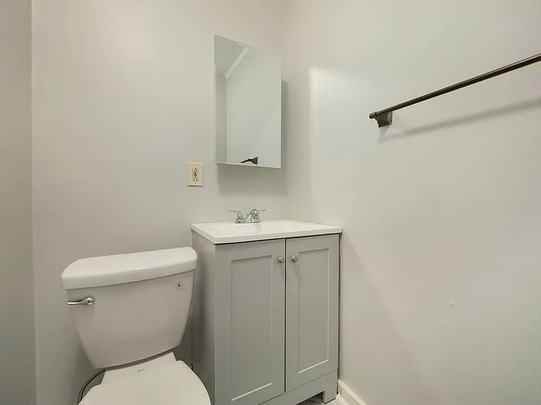 44 Center St — Photo 22